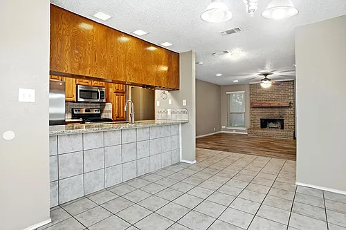 6430 Lago Vista Dr Photo 1