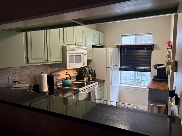 403 Chatham Ct