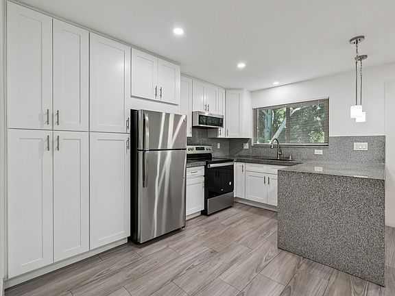 3rd image of 458 Ballantyne St #19