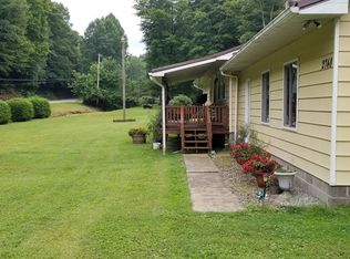 2748 Upper Sycamore Rd, Indore, WV 25111