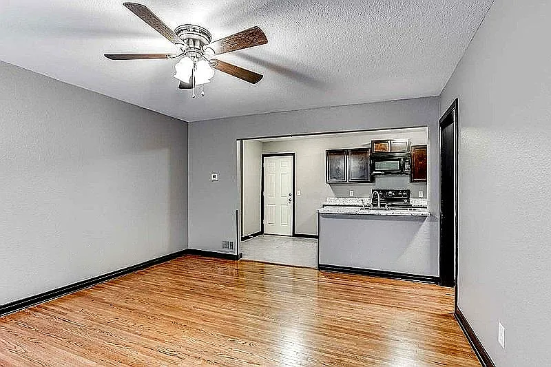 716 S Oliver Ave — Photo 4