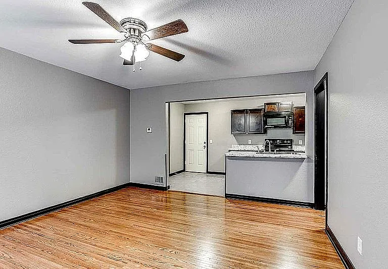 716 S Oliver Ave #716 — Photo 4