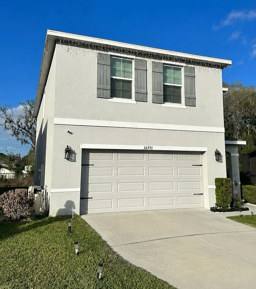 4 bed, 2.5 bath, 2260 sqft, $2,600 — Photo 1