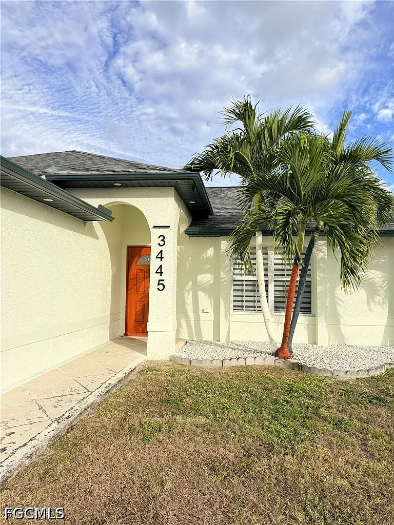 3 bed, 2.0 bath, 1305 sqft, $2,000 — Photo 4