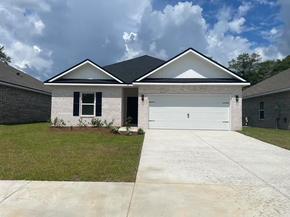 91 Spooner St, Defuniak Springs, FL 32433
