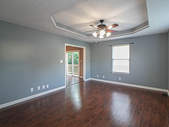 4th image of 570 Somerset Ln