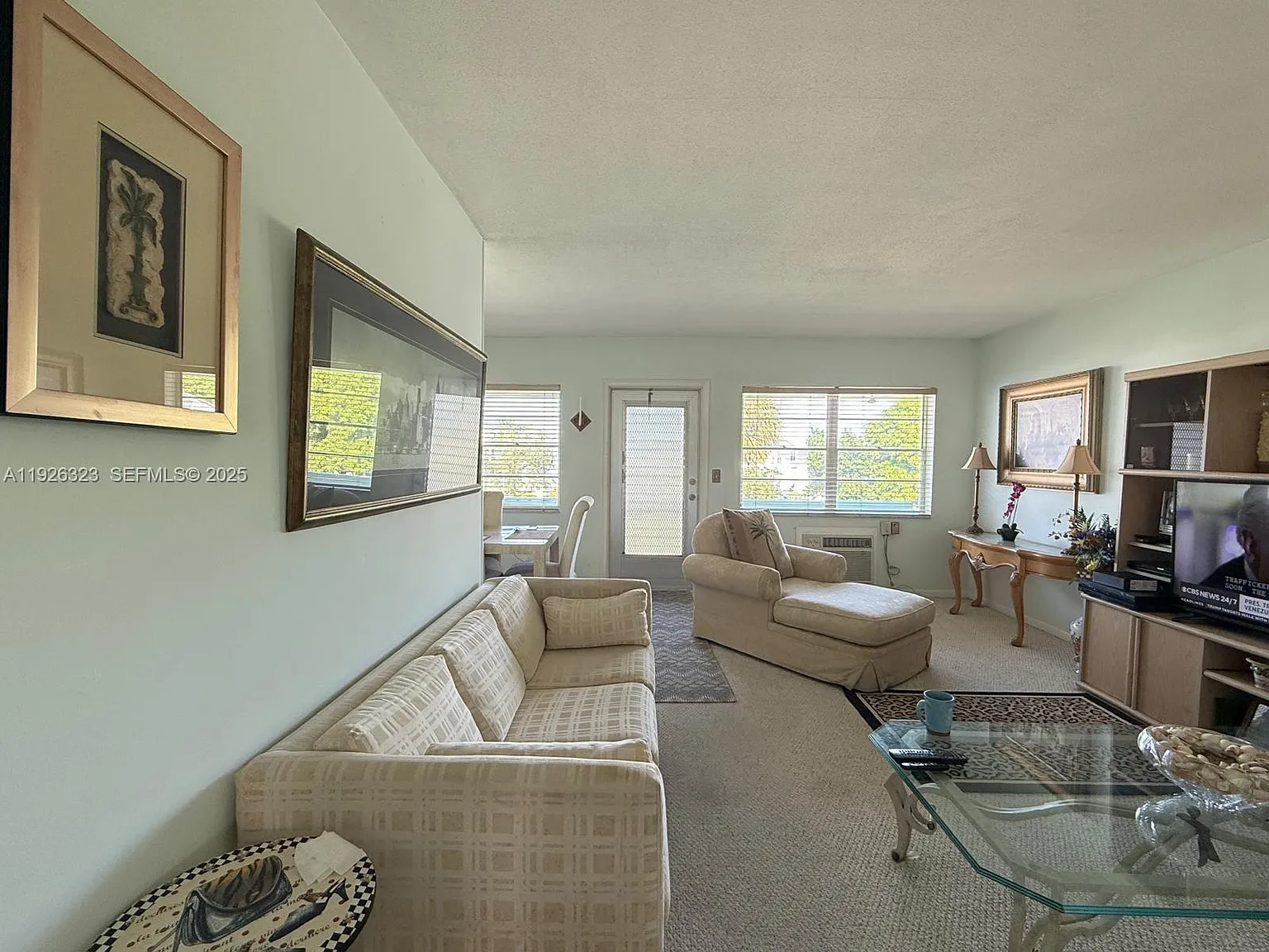 Easthampton Condo — Photo 3