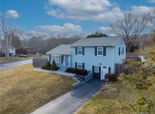 10 Sharon Rd, Groton, CT 06355