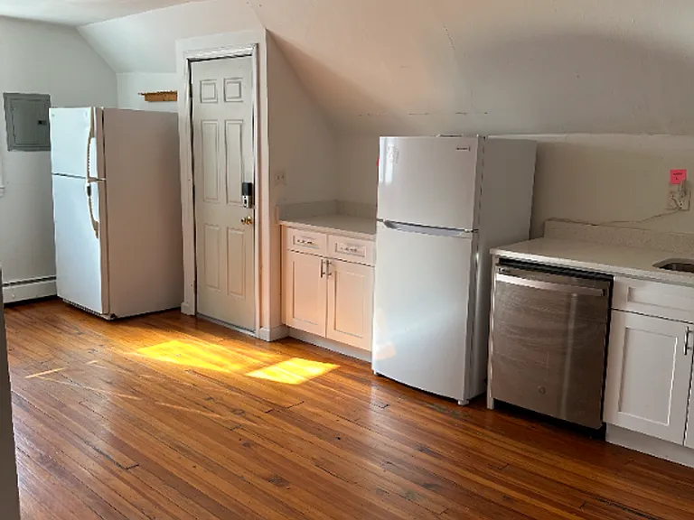 56 Hillside Pl #4 — Photo 15