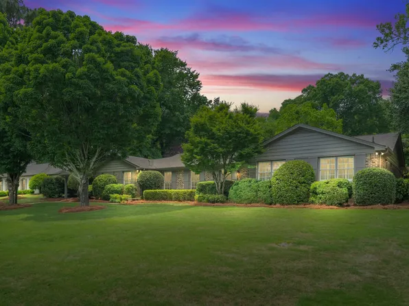 3804 Valley Head Rd, Mountain Brook, AL 35223