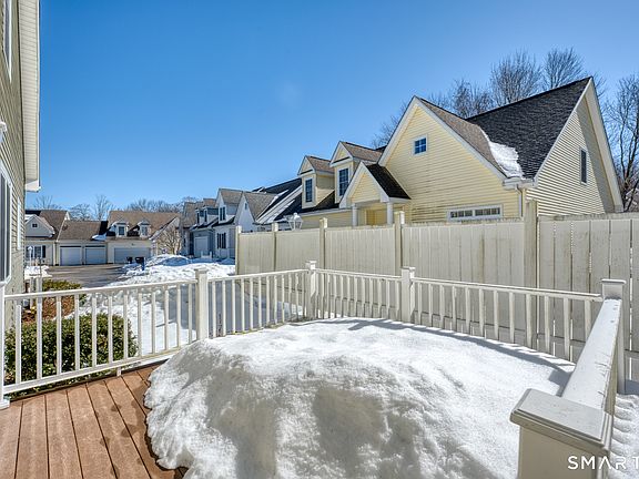 3rd image of 7 Chestnut Hollow Road #7