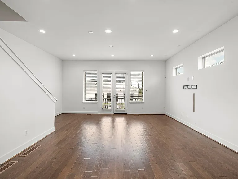 2603 Hutchins St — Photo 15