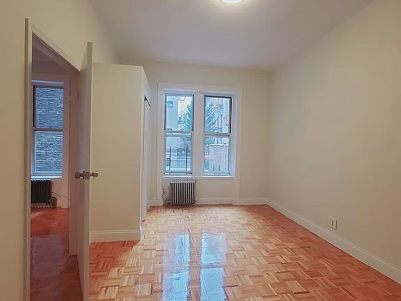 5th image of 201 W 115th St #4E
