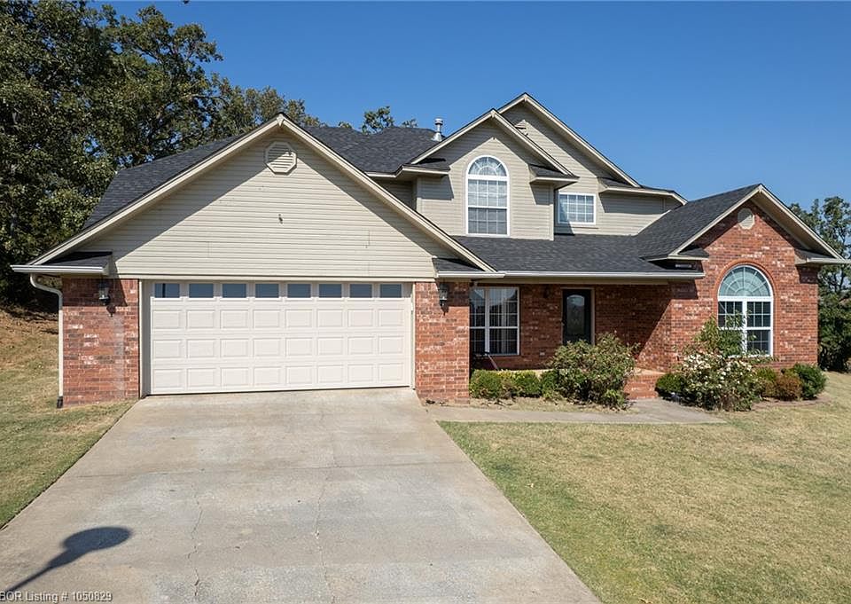 1st image of 1512 Lexington Cir
