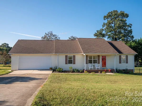 1371 Millrace Dr, Conover, NC 28613