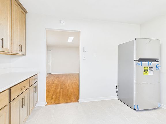 5th image of 3117 Meadowbridge Rd #2