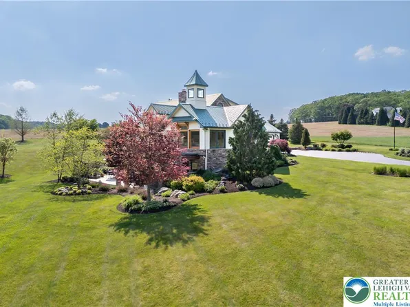 5136 Old Carriage Rd E, Northampton, PA 18067