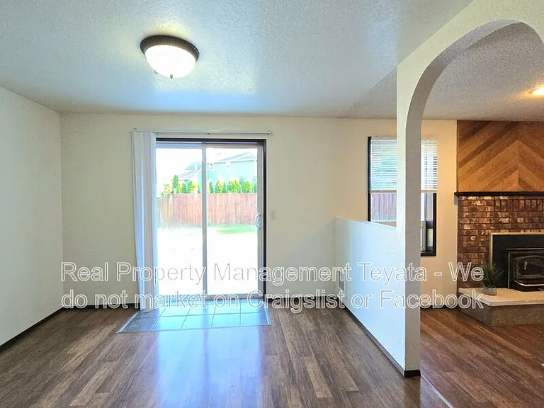 1453 Hillspring Rd — Photo 8