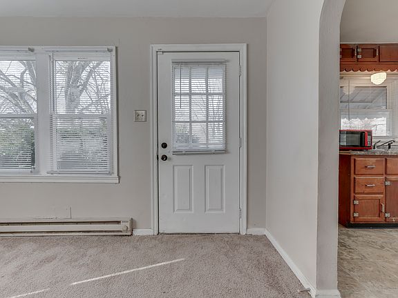 3rd image of 1427 S Kiel Ave