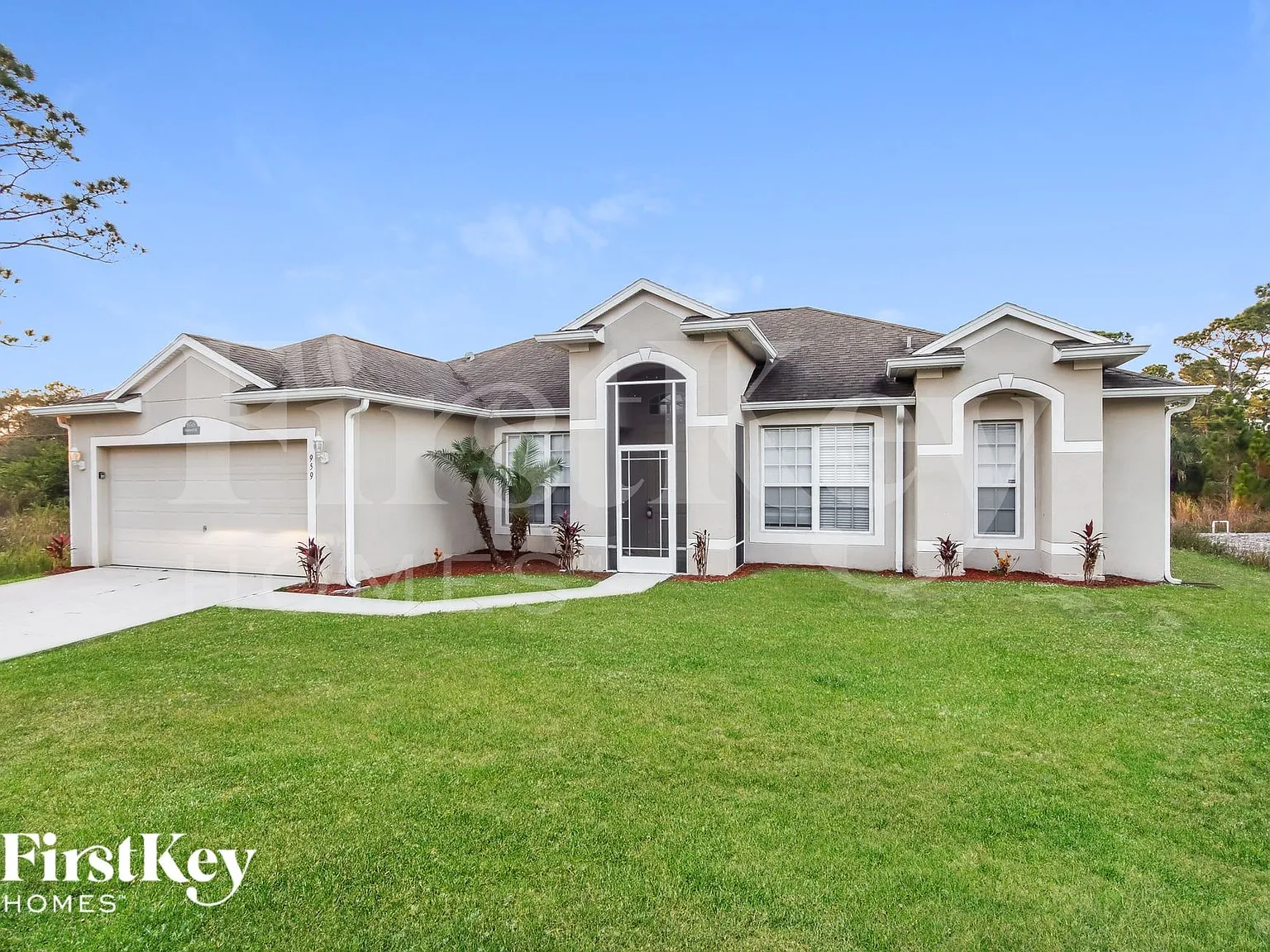 3 bed, 2.0 bath, 2006 sqft, $2,290 — Photo 2