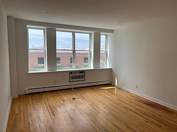 3rd image of 25 W Broadway #2