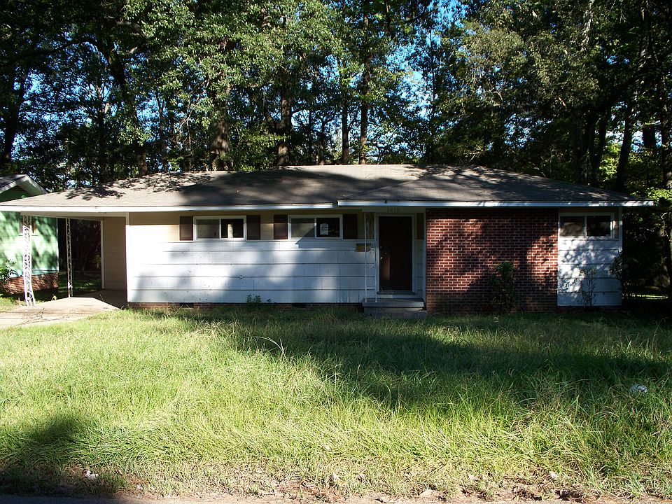 1st image of 2838 Lakewood Dr