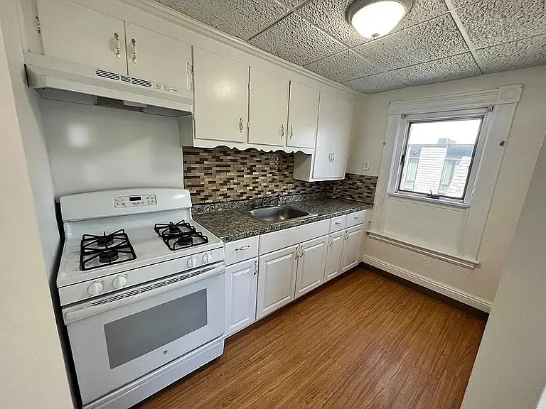 78 Falcon St #2 — Photo 5