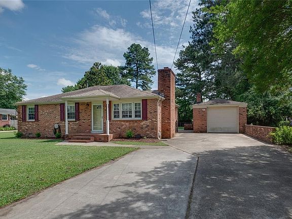 Detached one car garage