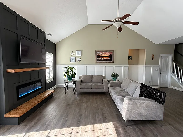 111 Holly Ridge Dr — Photo 2