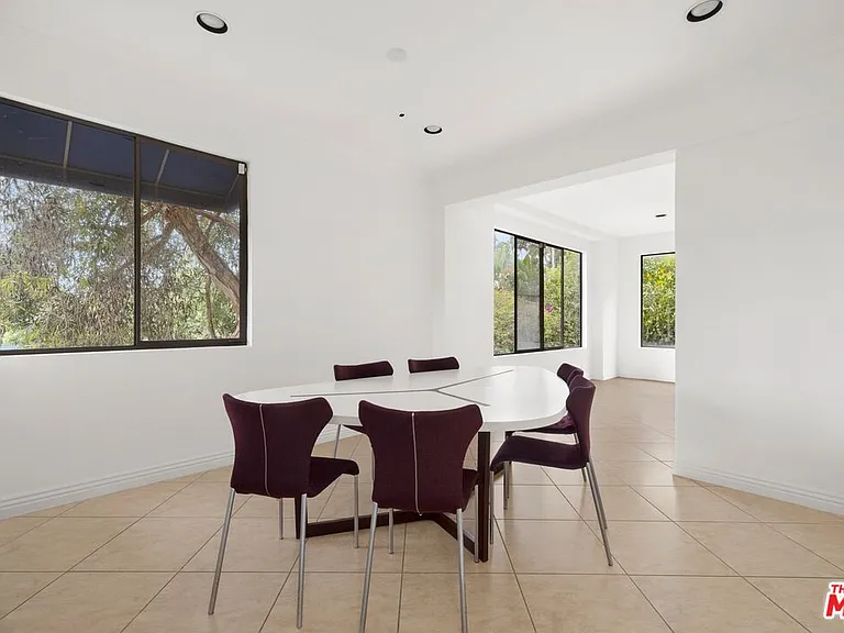 1121 La Collina Dr — Photo 10