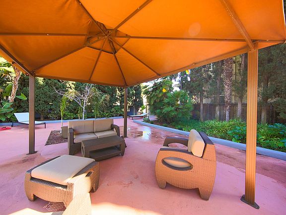 5th image of 2331 E St APT 404