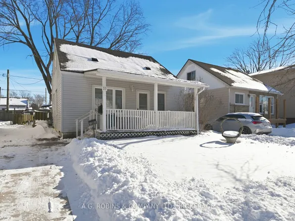 37 McNaughton Rd, Welland, ON L3B 2R4