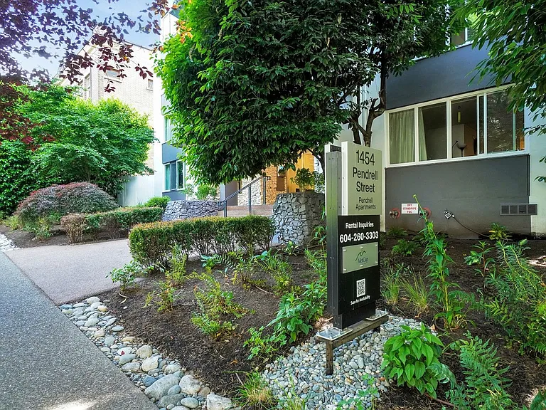 1454 Pendrell St — Photo 3