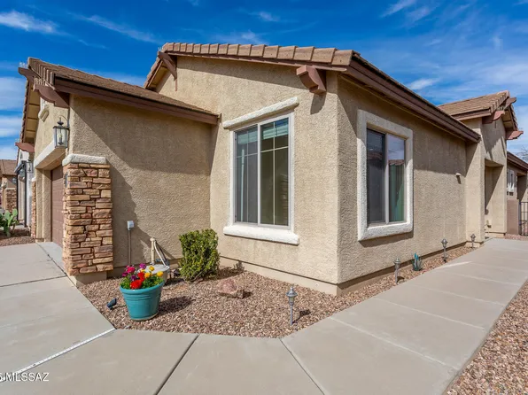 384 W Calle Media Luz, Sahuarita, AZ 85629
