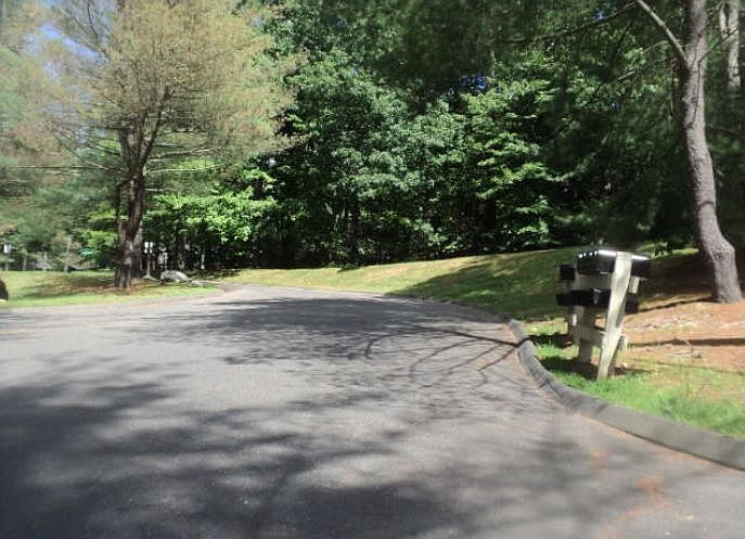2nd image of 24 Fox Run