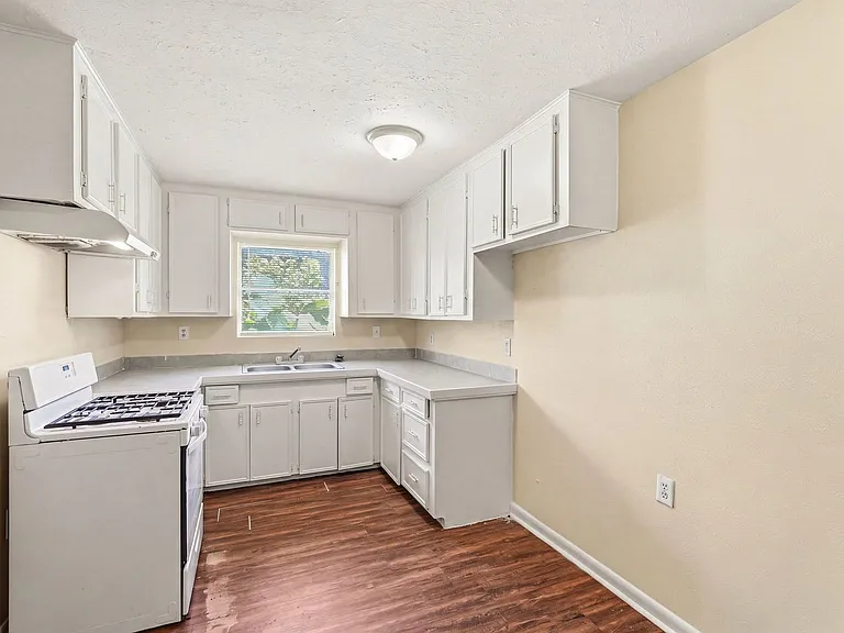 10227 Glenmawr Dr — Photo 8