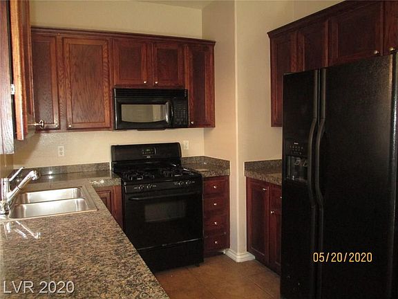 4th image of 8189 Golden Flowers St