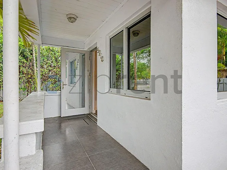 5210 NW 5th Ave — Photo 2