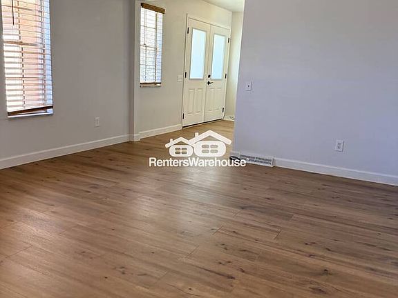 3rd image of 6824 S Willow St