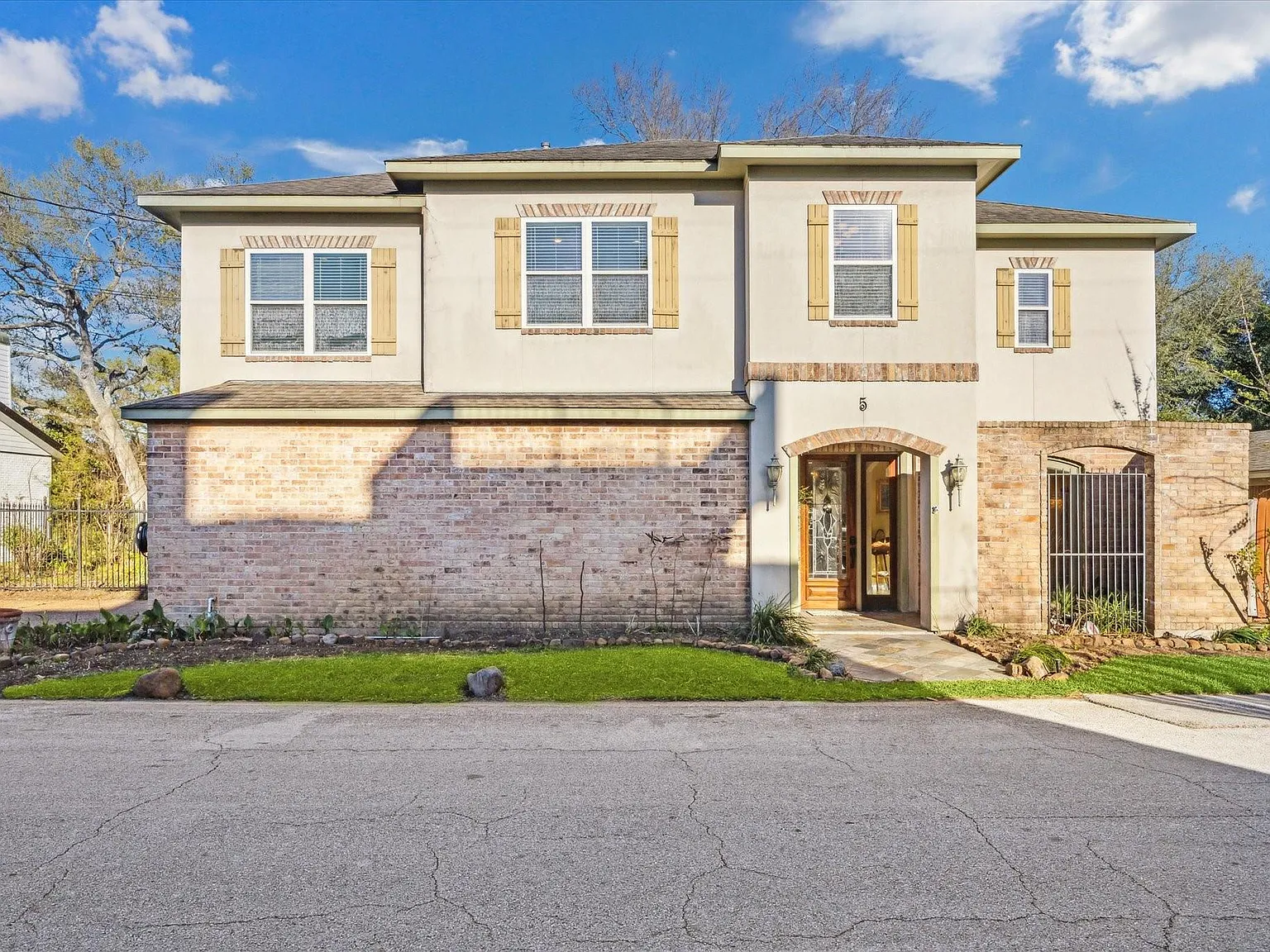 4 bed, 2.5 bath, 3740 sqft, $3,500 — Photo 4