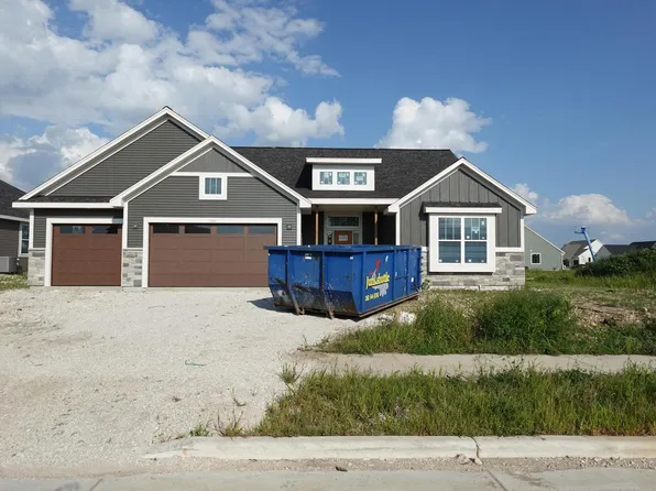 1713 Switchgrass STREET, Oconomowoc, WI 53066