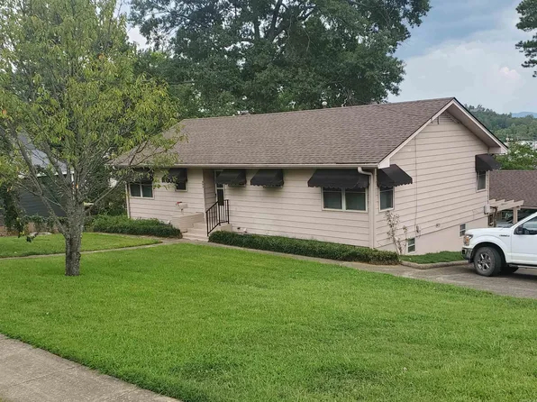 908 S 7th St, Mena, AR 71953