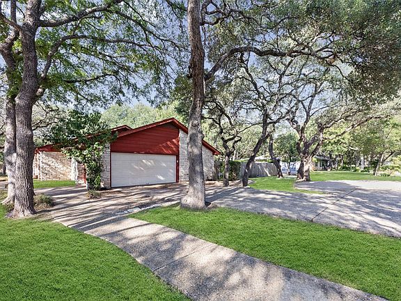 3rd image of 11006 Brodie Ln