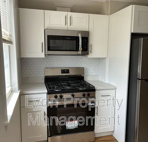 18 Burgess Ave #3 — Photo 3