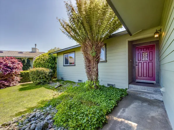 1550 Dena Dr, McKinleyville, CA 95519