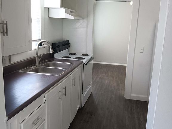 2nd image of 612 N Storer Ave APT 2