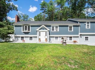 4 Rustic Ln, Plaistow, NH 03865