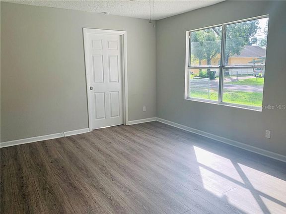 4th image of 1809 W Flora St