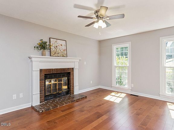 4th image of 1 Leeward Ct