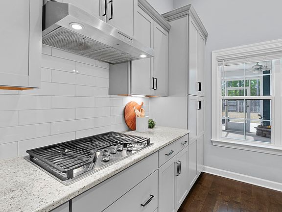 5th image of 432 Sapphire Ln
